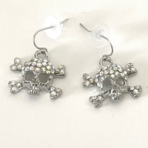 Skull rhinestone earrings - NEW ITEM - Picture 3 of 4
